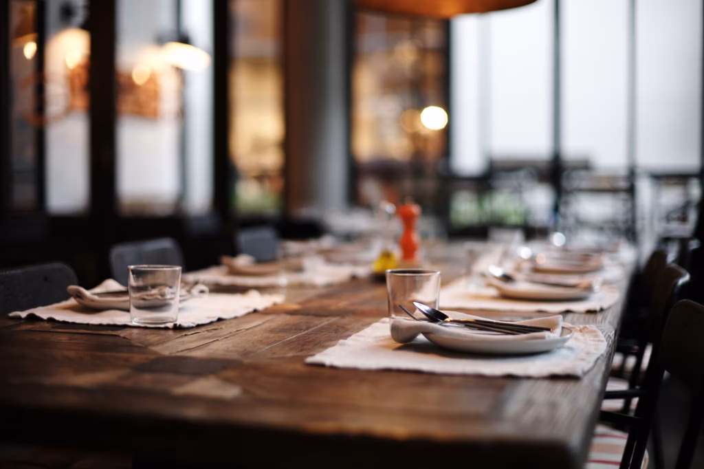 Dining table 2025 01 08 23 35 59 utc